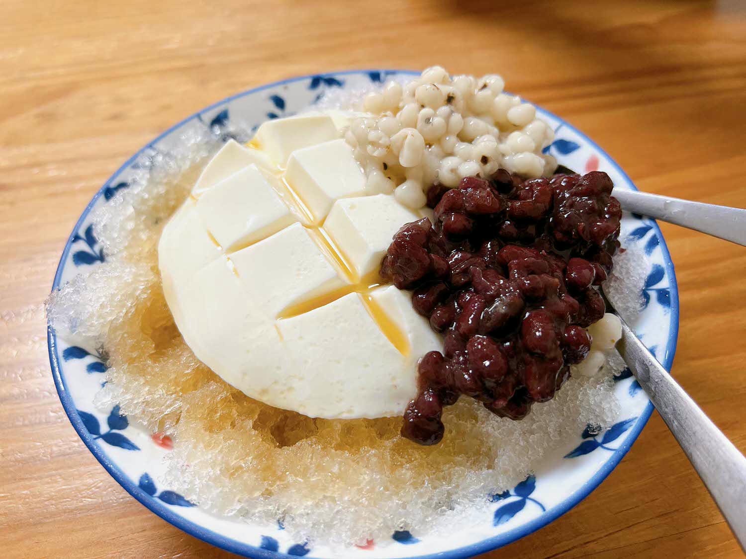 台南五妃街懷舊小棧杏仁豆腐冰