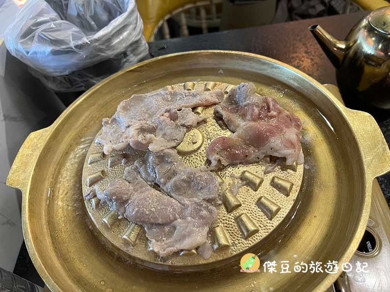 台南大遠百金大尉八色銅盤烤肉吃到飽