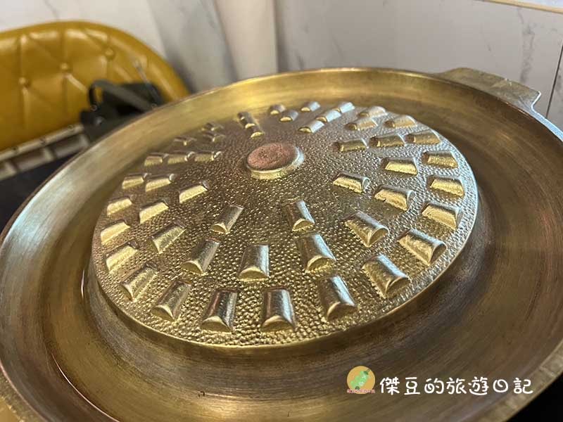 台南大遠百金大尉八色銅盤烤肉吃到飽