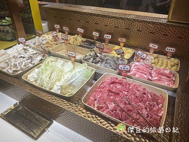 台南大遠百金大尉八色銅盤烤肉吃到飽