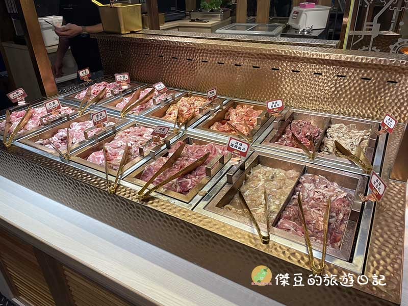 台南大遠百金大尉八色銅盤烤肉吃到飽