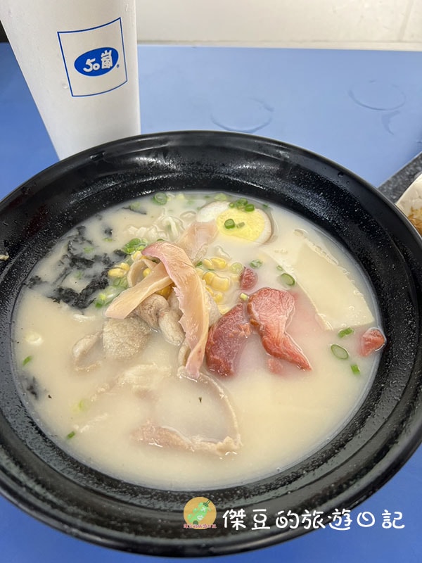 高雄苓雅極品豚骨拉麵:豚骨與麻辣的完美結合│高雄美食│高雄苓雅│高雄拉麵 - 第6張圖 高雄苓雅極品豚骨拉麵