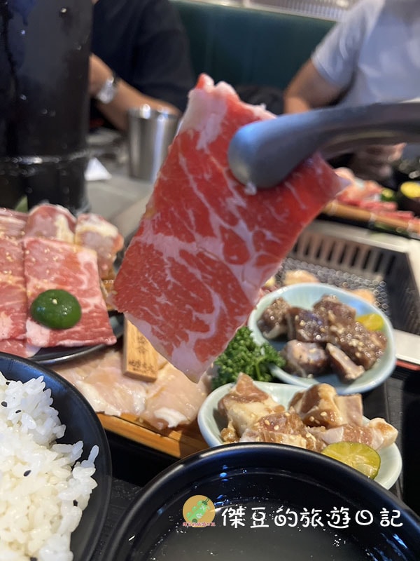 屏東燒肉老大環球店:結合燒肉與科技的用餐體驗│屏東美食│屏東縣屏東市美食 - 第9張圖 屏東燒肉老大環球店