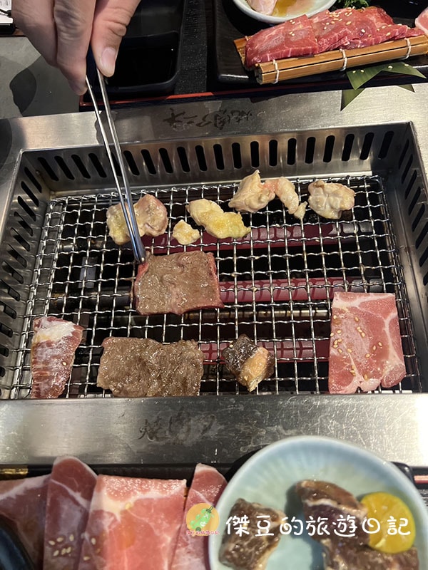 屏東燒肉老大環球店:結合燒肉與科技的用餐體驗│屏東美食│屏東縣屏東市美食 - 第11張圖 屏東燒肉老大環球店