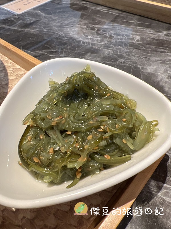 台南水交社相聚場麵聚場牛肉麵——濃厚湯頭與美味小食的完美結合│台南美食│台南南區 - 第7張圖 台南水交社相聚場麵聚場牛肉麵