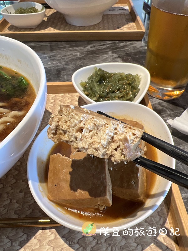 台南水交社相聚場麵聚場牛肉麵——濃厚湯頭與美味小食的完美結合│台南美食│台南南區 - 第13張圖 台南水交社相聚場麵聚場牛肉麵