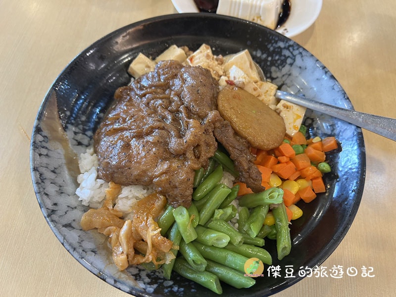 【排骨飯的古早好味】台南永康三商巧福永康二門市:滷香滿溢的經典套餐! - 第4張圖 台南永康三商巧福永康二門市