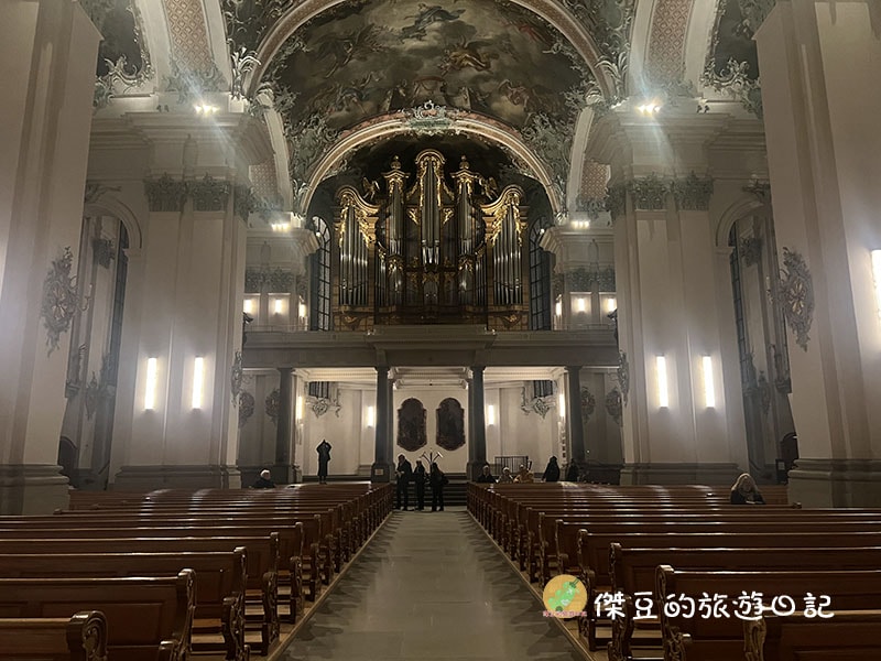 歐洲瑞士火車初體驗:從聖加倫到策馬特的浪漫雪景與文化探索│國外旅遊│德國瑞士 - 第3張圖