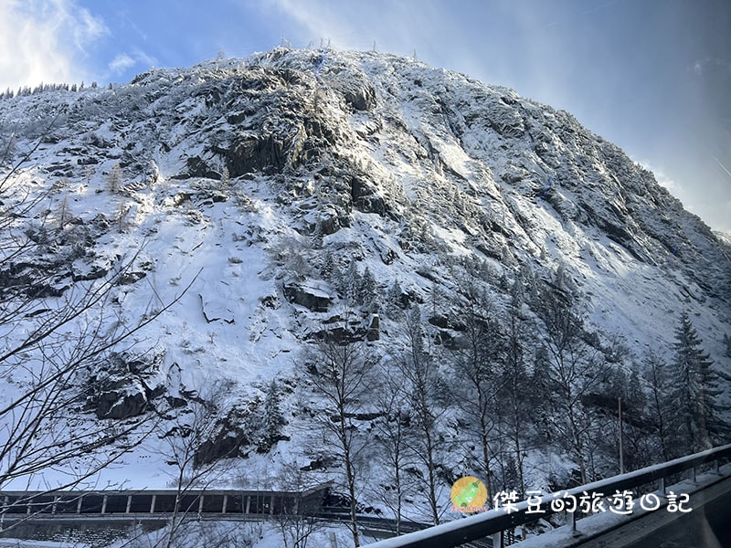 歐洲瑞士火車初體驗:從聖加倫到策馬特的浪漫雪景與文化探索│國外旅遊│德國瑞士 - 第23張圖