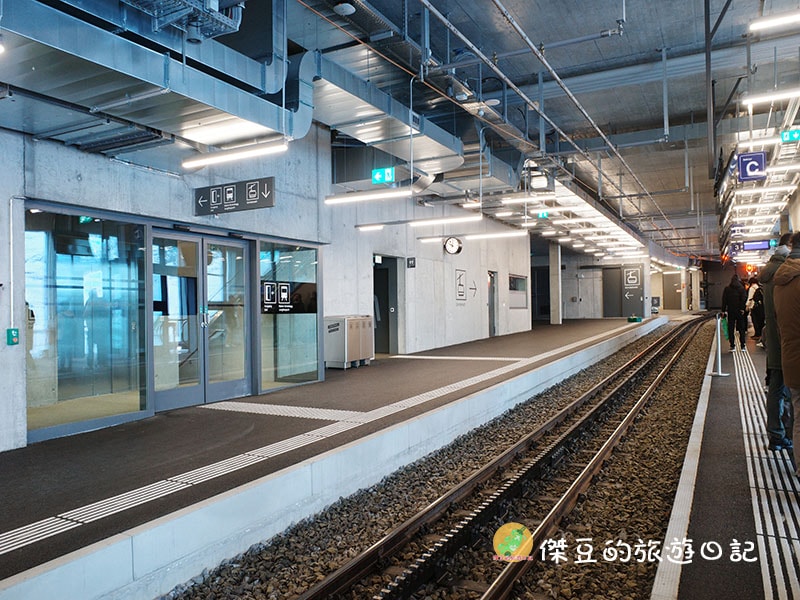 【德瑞旅行日記】歐洲瑞士少女峰初體驗、玄彬湖打卡、廬森聖誕市集一日遊│歐洲旅遊│德國瑞士 - 第5張圖 歐洲瑞士少女峰初體驗