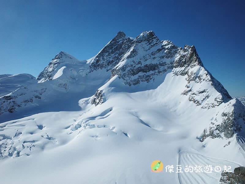 【德瑞旅行日記】歐洲瑞士少女峰初體驗、玄彬湖打卡、廬森聖誕市集一日遊│歐洲旅遊│德國瑞士 - 第2張圖 歐洲瑞士少女峰初體驗