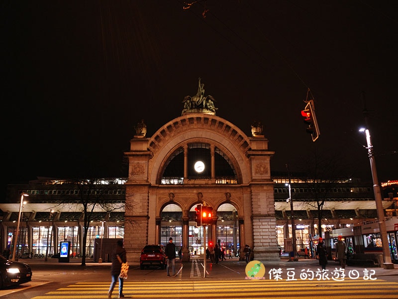 【德瑞旅行日記】歐洲瑞士少女峰初體驗、玄彬湖打卡、廬森聖誕市集一日遊│歐洲旅遊│德國瑞士 - 第34張圖