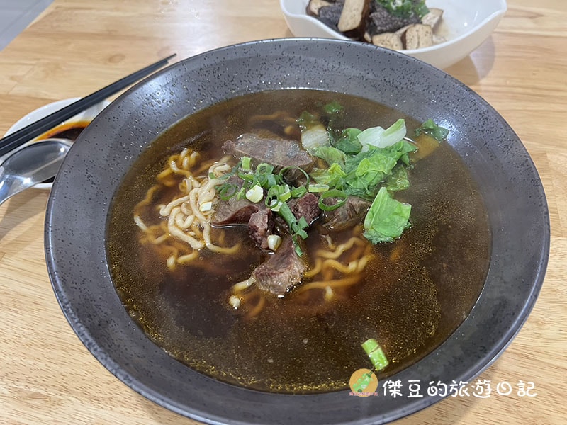 【台南美食】台南北區一府牛肉麵|手工拉麵搭配濃郁湯頭,豆乾米血滷味也超有水準│台南北區 - 第2張圖 台南北區一府牛肉麵