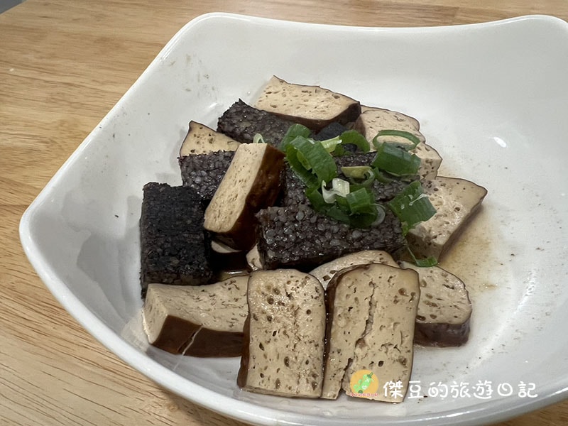 【台南美食】台南北區一府牛肉麵|手工拉麵搭配濃郁湯頭,豆乾米血滷味也超有水準│台南北區 - 第6張圖 台南北區一府牛肉麵