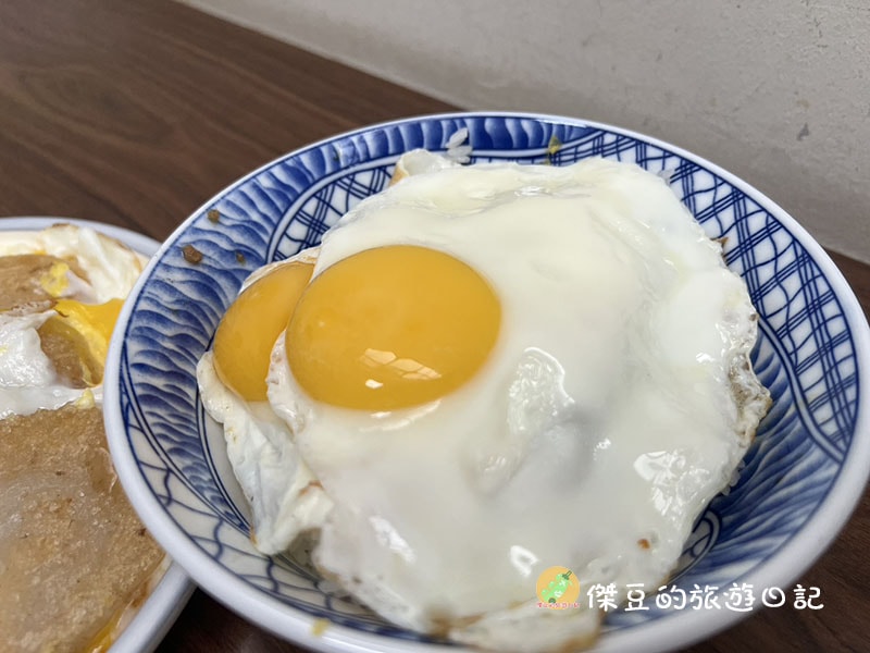 台南國華街七誠米粿|好吃的招牌米粿&豬油拌飯,在地小吃真不簡單│台南美食│台南中西│國華街美食 - 第4張圖 台南國華街七誠米粿