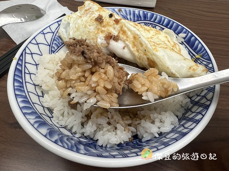 台南國華街七誠米粿|好吃的招牌米粿&豬油拌飯,在地小吃真不簡單│台南美食│台南中西│國華街美食 - 第6張圖 台南國華街七誠米粿