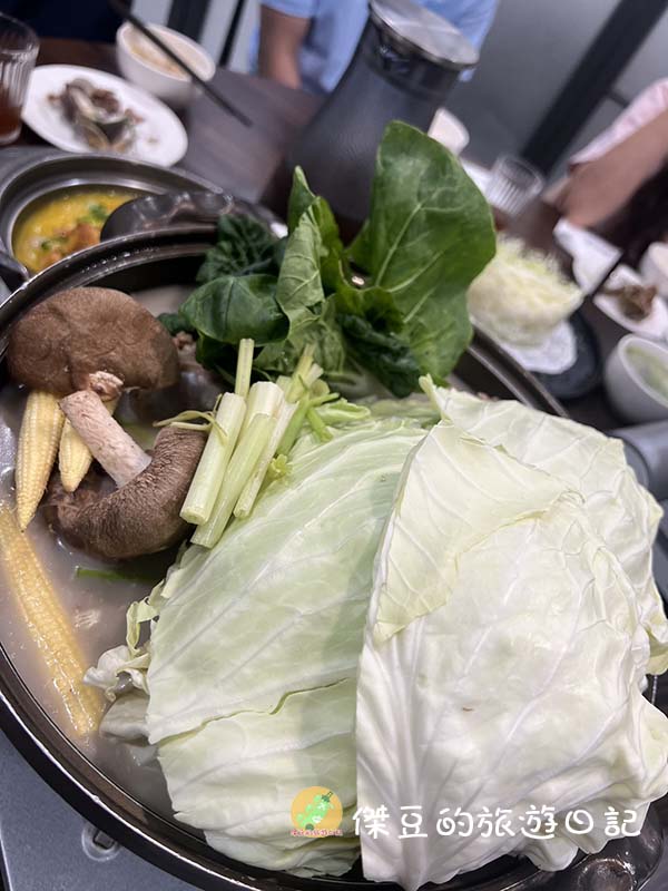 台南廚房有雞中華總店「正宗花雕雞」一鍋三吃超滿足│母親節家族聚餐好選擇│台南美食│台南東區 - 第21張圖 台南廚房有雞中華總店
