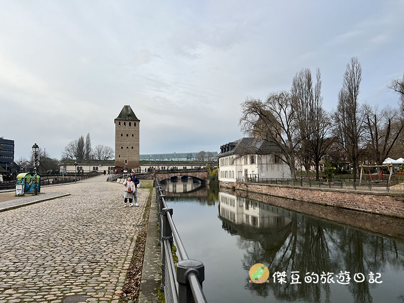 聖誕紅酒香中漫步:走進歐洲首都史特拉斯堡與法蘭克福的節慶童話│歐洲旅遊│德國瑞士│法國 - 第9張圖