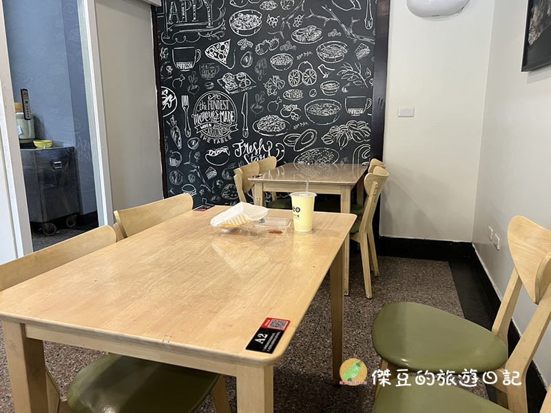 台南里歐歐式早餐育德店|卡啦雞堡、BBQ漢堡、熱狗薯條,一早就滿足大食胃│台南北區 - 第9張圖 台南里歐歐式早餐育德店