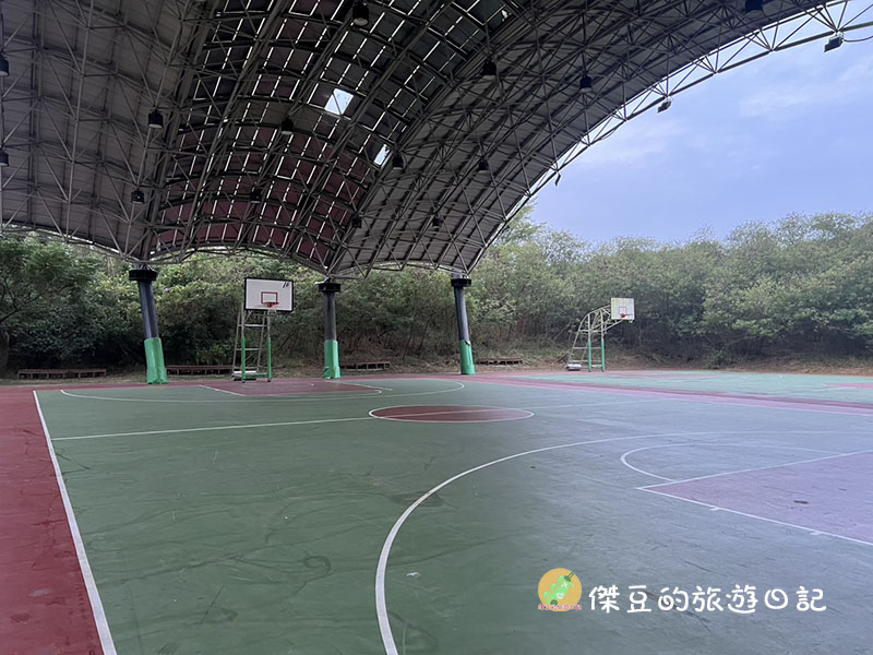 高雄漯底山自然公園|早晨40分鐘輕鬆登頂,享受鳥語花香與壯闊惡地美景│高雄美景│高雄彌陀 - 第13張圖