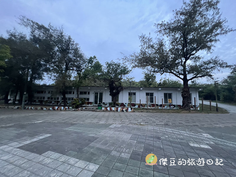 高雄漯底山自然公園|早晨40分鐘輕鬆登頂,享受鳥語花香與壯闊惡地美景│高雄美景│高雄彌陀 - 第15張圖 高雄漯底山自然公園