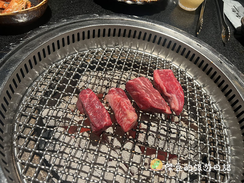 【美食推薦】台南碳佐麻里新興店|燒肉控的天堂!安格斯牛小排、蒜蝦飯、三味雞每一道都驚艷│台南南區 - 第9張圖