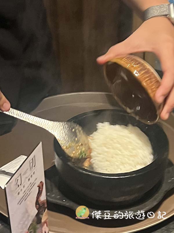 【美食推薦】台南碳佐麻里新興店|燒肉控的天堂!安格斯牛小排、蒜蝦飯、三味雞每一道都驚艷│台南南區 - 第21張圖