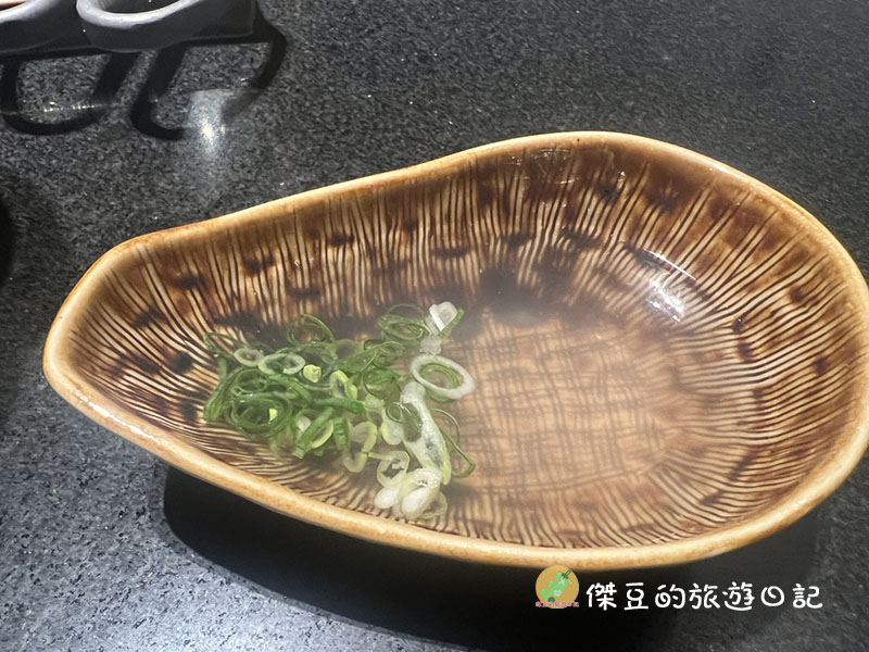 【美食推薦】台南碳佐麻里新興店|燒肉控的天堂!安格斯牛小排、蒜蝦飯、三味雞每一道都驚艷│台南南區 - 第22張圖