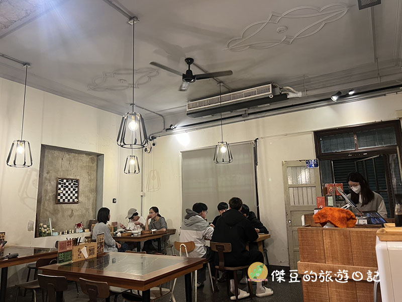 台南隱藏在巷弄的葉明致青年店｜香燒椒麵、乾意麵、滷味通通好吃！上禮拜吃過直接愛上│台南中西│台南美食