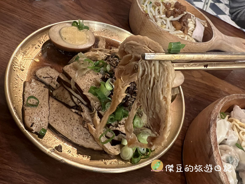 台南隱藏在巷弄的葉明致青年店｜香燒椒麵、乾意麵、滷味通通好吃！上禮拜吃過直接愛上│台南中西│台南美食