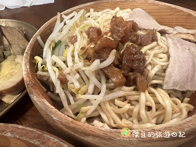 隱藏在巷弄的葉明致青年店