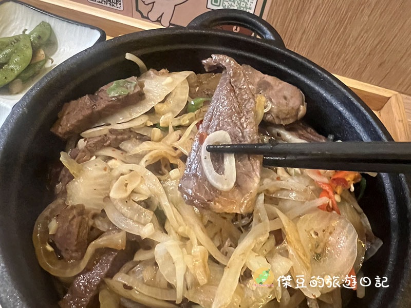 【台南北區美食】「叁佰碗育德店」用餐心得：白飯無限續加超滿足！激推乾鍋牛腱飯，肉嫩入味必點