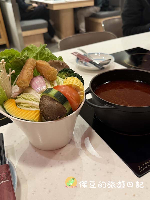 【台南聚餐推薦】北區密密一鍋育德店:環境超乾淨的質感火鍋,喝一口湯頭就知道厲害! - 第6張圖 北區密密一鍋育德店
