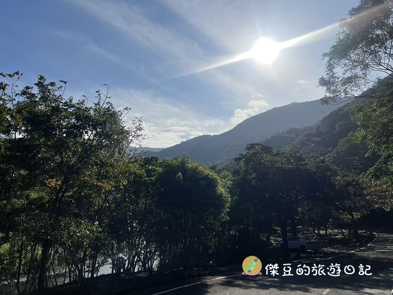 屏東秘境|南迴雙流國家森林遊樂區:IG 爆紅「水上跳石」超好拍!溪水清澈見底,瀑布步道實走心得 - 第26張圖 屏東秘境|南迴雙流國家森林遊樂區:IG 爆紅「水上跳石」超好拍!溪水清澈見底,瀑布步道實走心得