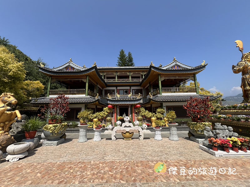 嘉義秘境梅山龍王金殿：走過蜿蜒 36 彎深山仙境！中午造訪完美避開人潮，享受微風與清幽禪意│嘉義景點