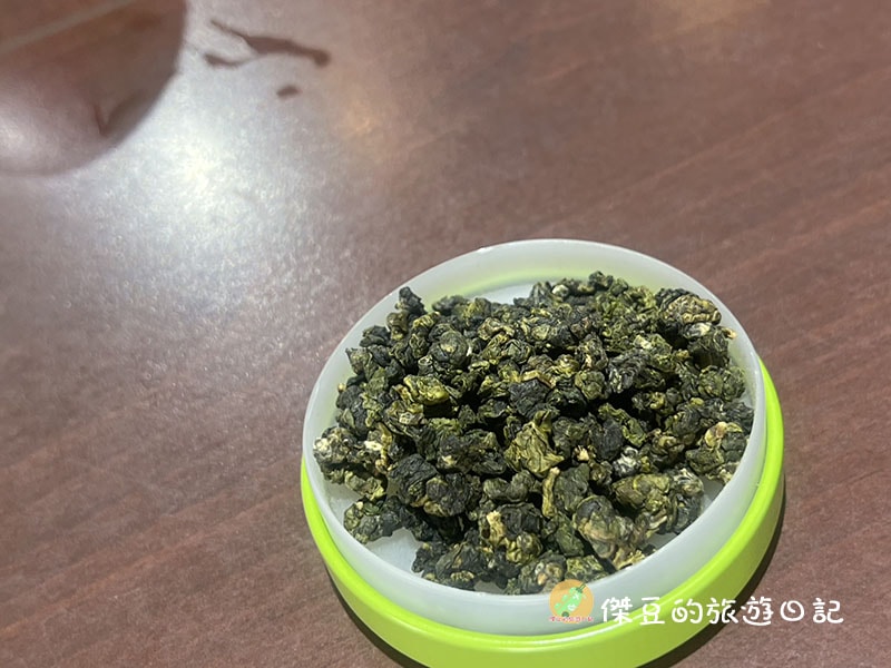 【阿里山景點推薦】走進雲霧裡的茶園!優遊吧斯鄒族文化部落半日遊:看鄒族特色演出、喝冠軍高山茶 - 第11張圖 【阿里山景點推薦】走進雲霧裡的茶園!優遊吧斯鄒族文化部落半日遊:看鄒族特色演出、喝冠軍高山茶
