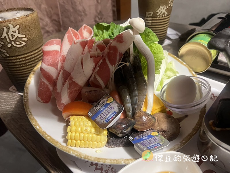 【台南聚餐推薦】悠然居生活茶坊：隱密包廂超好聊！必點泰式椒麻雞與濃郁牛奶鍋，朋友聚會神店│台南北區