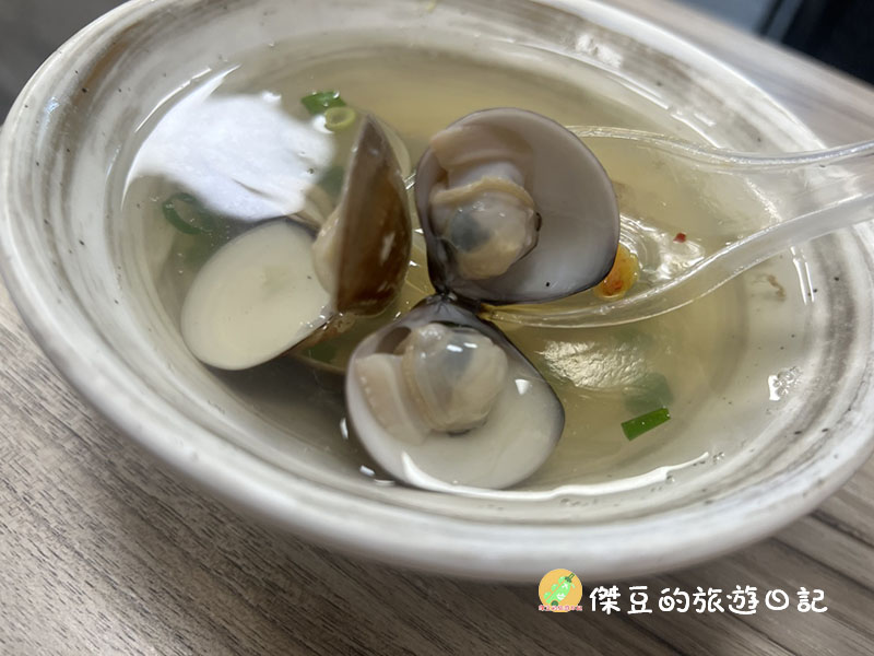 【小吃食記】下班後的療癒!高雄鳳山武士炒飯:大火快炒的肉絲炒飯,搭一碗熱呼呼蛤蜊湯太幸福│高雄鳳山 - 第3張圖 高雄鳳山武士炒飯