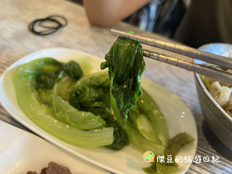 【台南小吃推薦】好吃到回訪!台南北區和偉麵館:榨菜乾麵超唰嘴,帶女友來吃也大讚的平價美味│台南北區 - 第5張圖 台南北區和偉麵館
