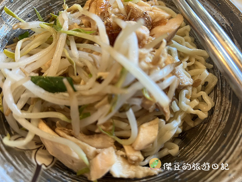 【台南小吃推薦】好吃到回訪!台南北區和偉麵館:榨菜乾麵超唰嘴,帶女友來吃也大讚的平價美味│台南北區 - 第2張圖 台南北區和偉麵館